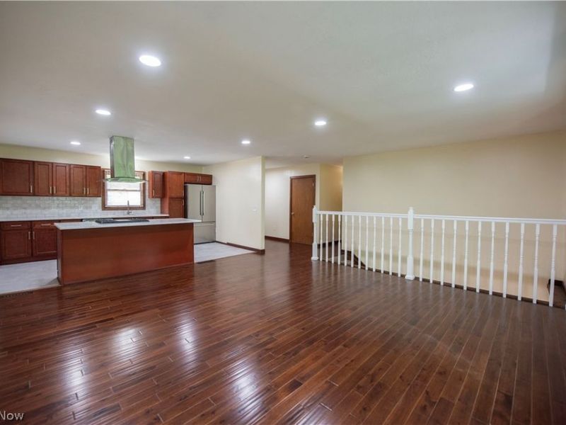 25429 Tyndall Falls Drive, Olmsted Falls, OH 44138 Photo 5
