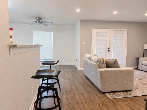 524 Cole Avenue , Saginaw, TX 76179