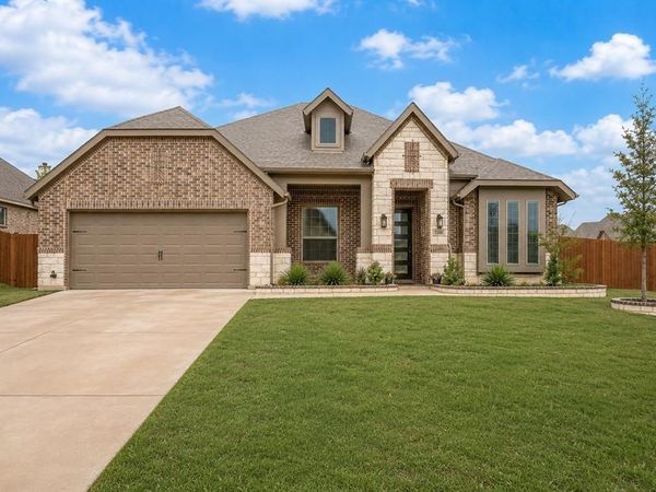 3200 Signal Hill Drive, Burleson, TX 76028