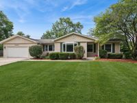 30W044 Bruce Lane, Naperville, IL 60563 primary photo