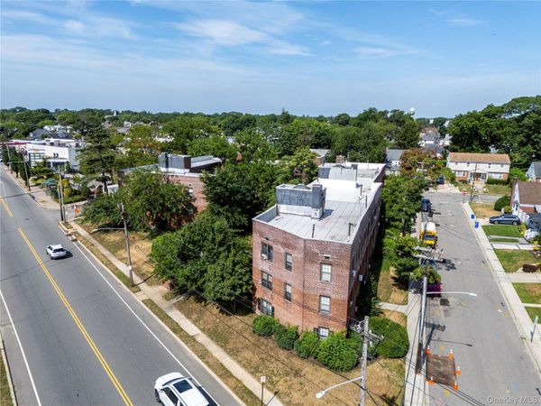 40 N Long Beach Road , Rockville Centre, NY 11570