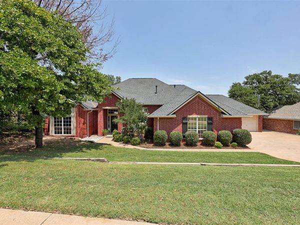 2301 Saint Annes Drive, Edmond, OK 73034