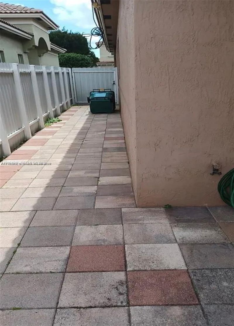 2210 NE 37th Rd , Homestead, FL 33033 Photo