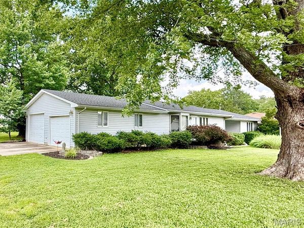 319 Fillmore Street , Worden, IL 62097