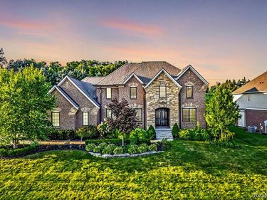 10486 Stoney Point Drive, Green Oak Twp, MI 48178