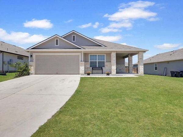 121 Bunting LN , Bertram, TX 78605