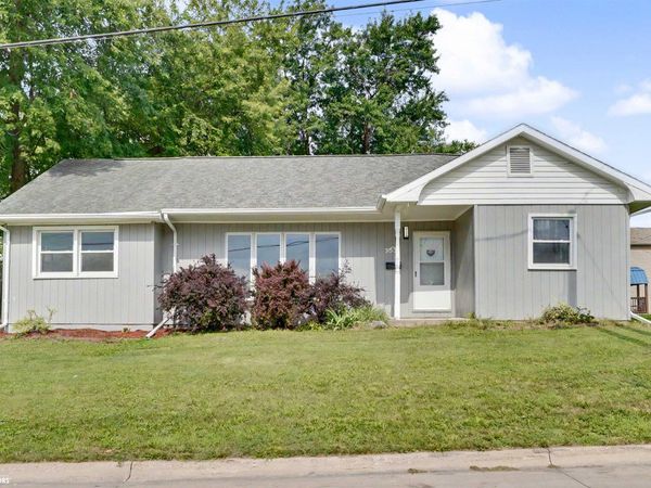 303 S Locust St., Mount Pleasant, IA 52641