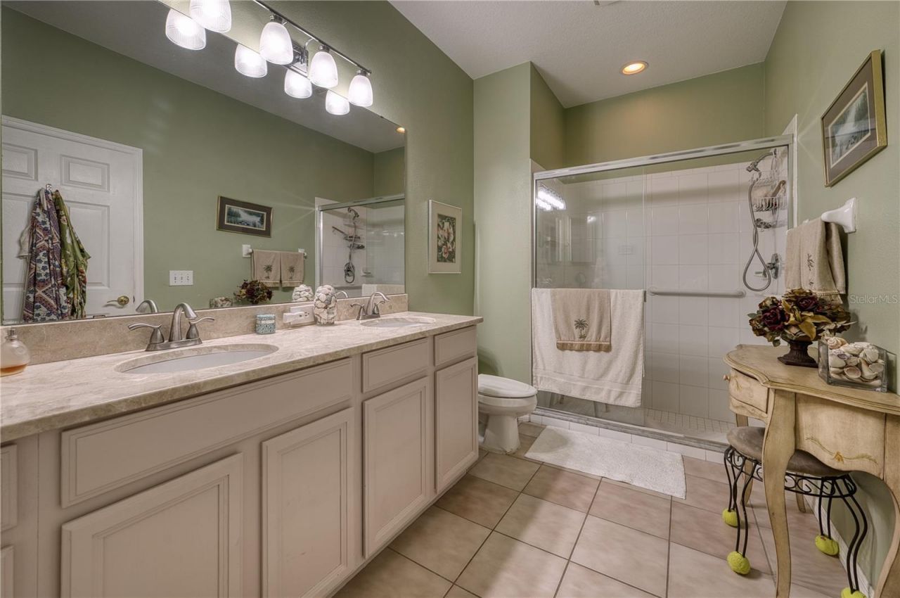 4019 Cascade Falls Drive, Sarasota, FL 34243 Photo