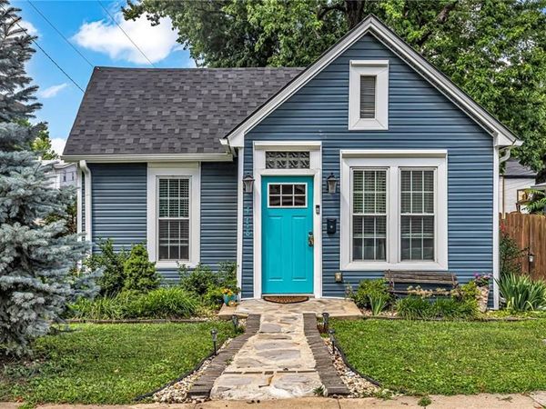 4118 Roanoke Road, Kansas City, MO 64111