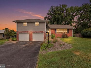 932 SUNSET AVENUE, WAYNESBORO, PA 17268