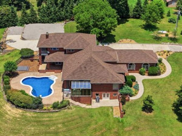 424 Hewgleys Road, South Pittsburg, TN 37380