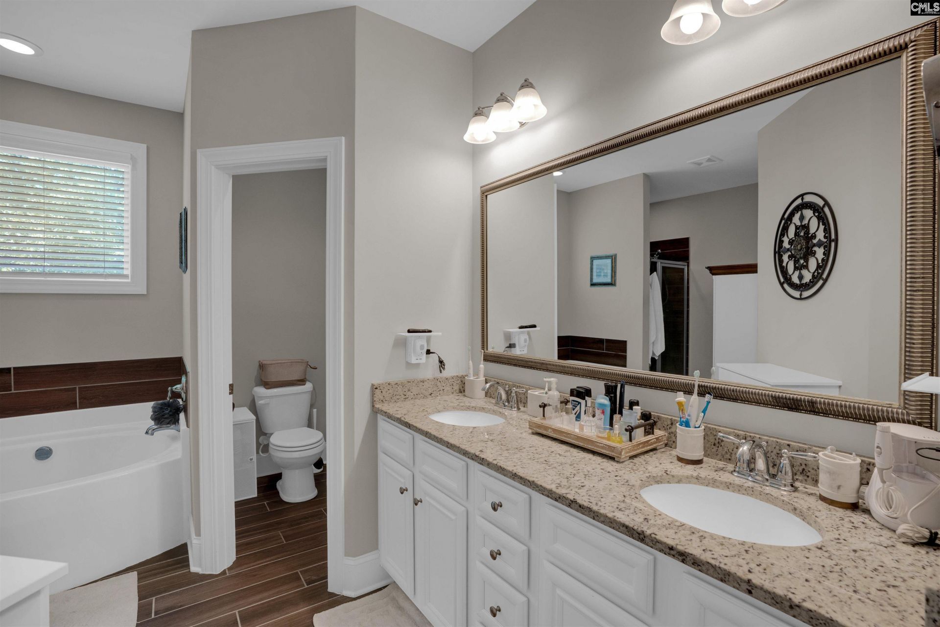 238 Hilton View Court Photo 8