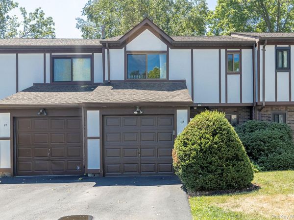 12 Amber Court , Poughkeepsie, NY 12603