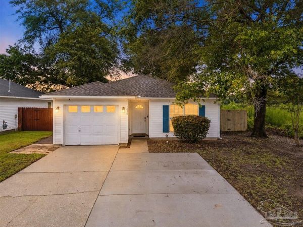 1030 Simpson St, Pensacola, FL 32526