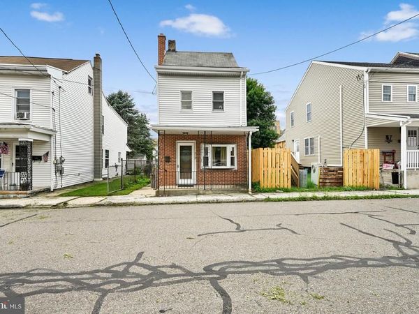 212 N NICHOLS STREET , SAINT CLAIR, PA 17970
