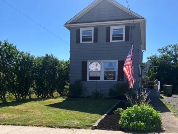 26 S Vernon St , Middleport, NY 14105