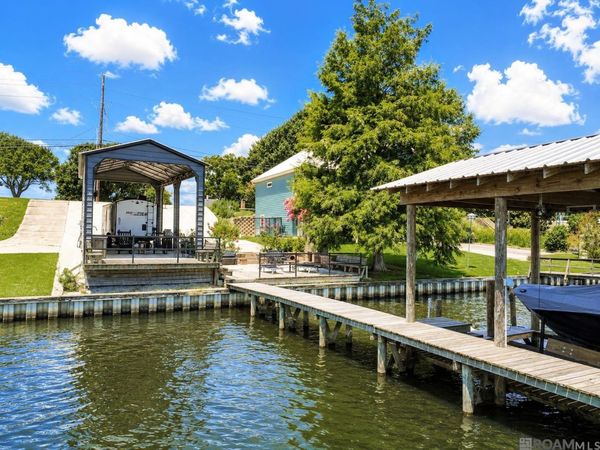 8052 False River Rd, Oscar, LA 70762