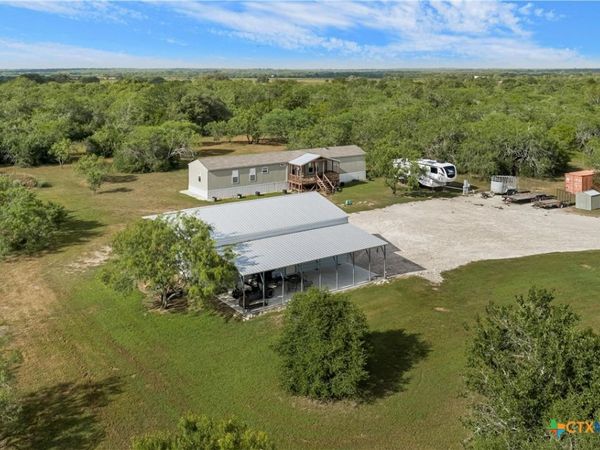 1455 Rainbow Road , Cuero, TX 77954