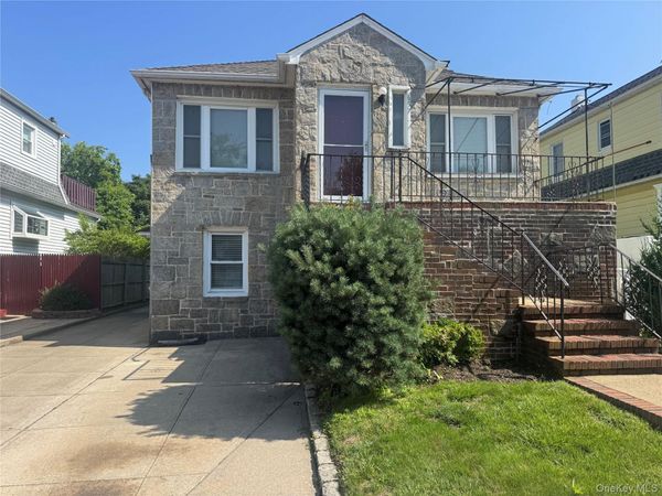 657 E Penn Street, Long Beach, NY 11561