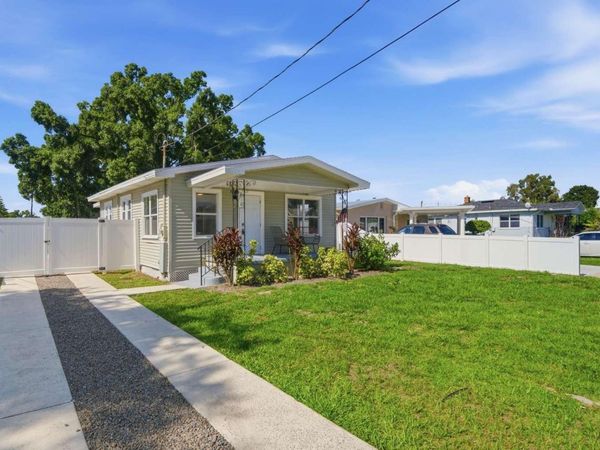 2704 W LEROY STREET, TAMPA, FL 33607