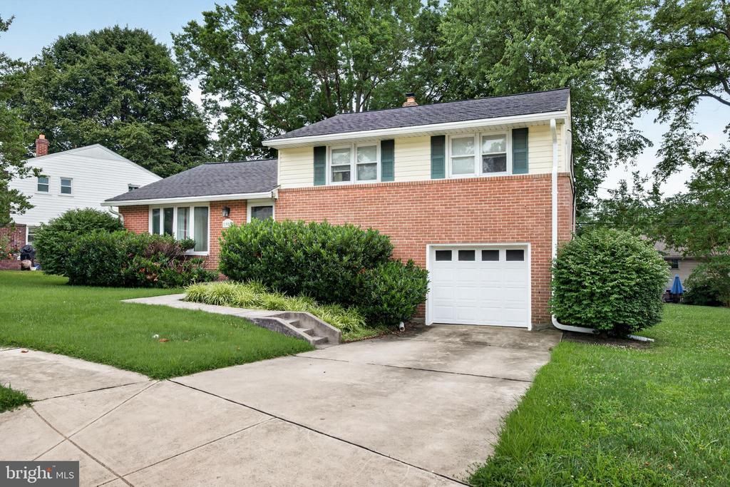 1909 LISMORE LANE, CATONSVILLE, MD 21228