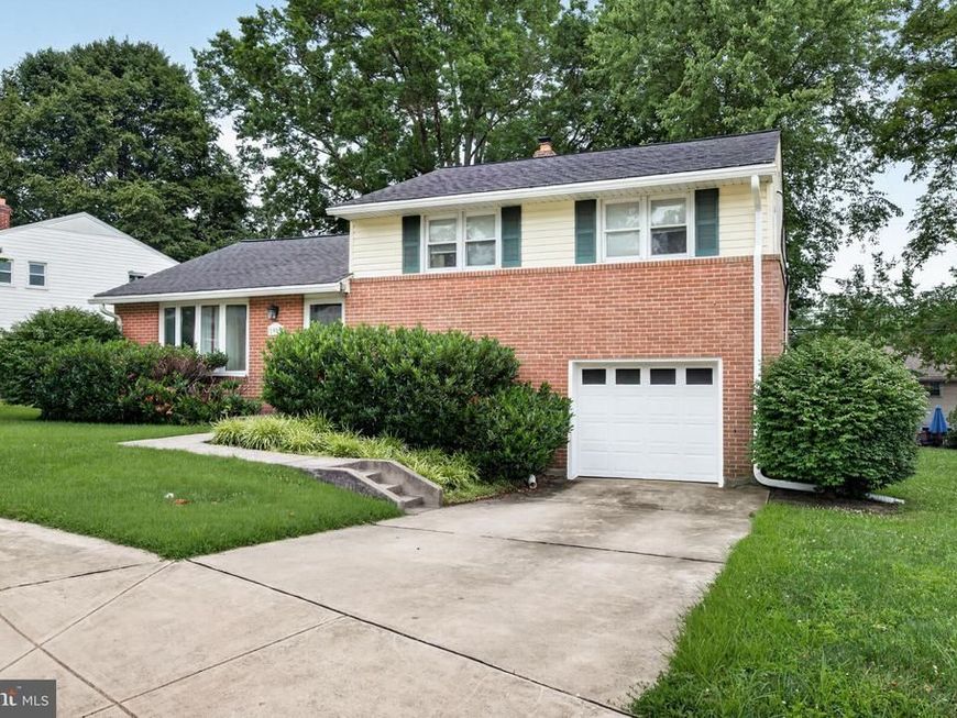 1909 Lismore Lane, Catonsville, MD 21228 Main Photo