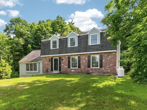 99 Stage Road, Hampstead, NH 03841