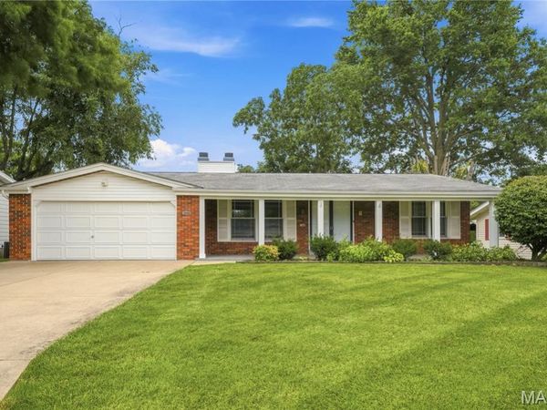 7548 Georgetown Drive , Hazelwood, MO 63042