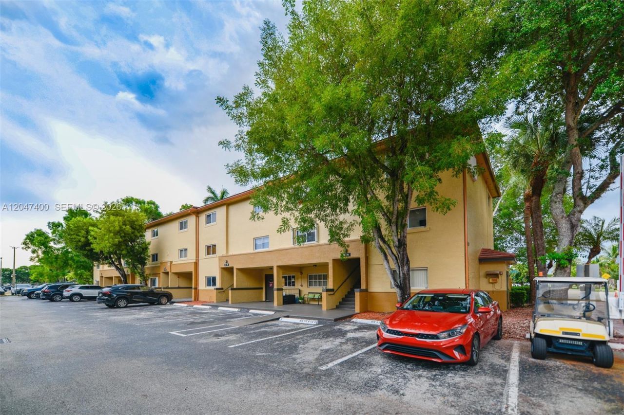 14901 SW 82nd Ter , Unit 1-205, Miami, FL 33193 Photo
