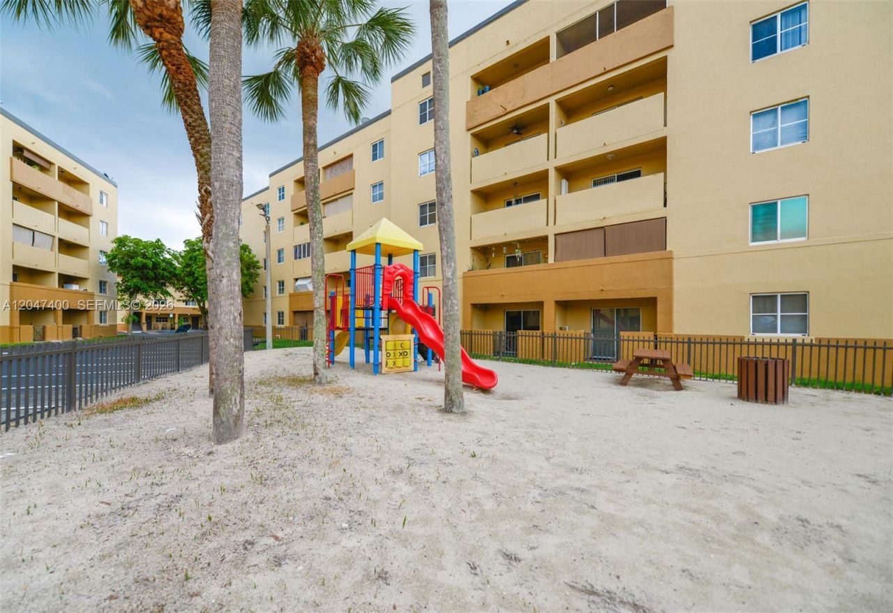 14901 SW 82nd Ter , Unit 1-205, Miami, FL 33193 Photo