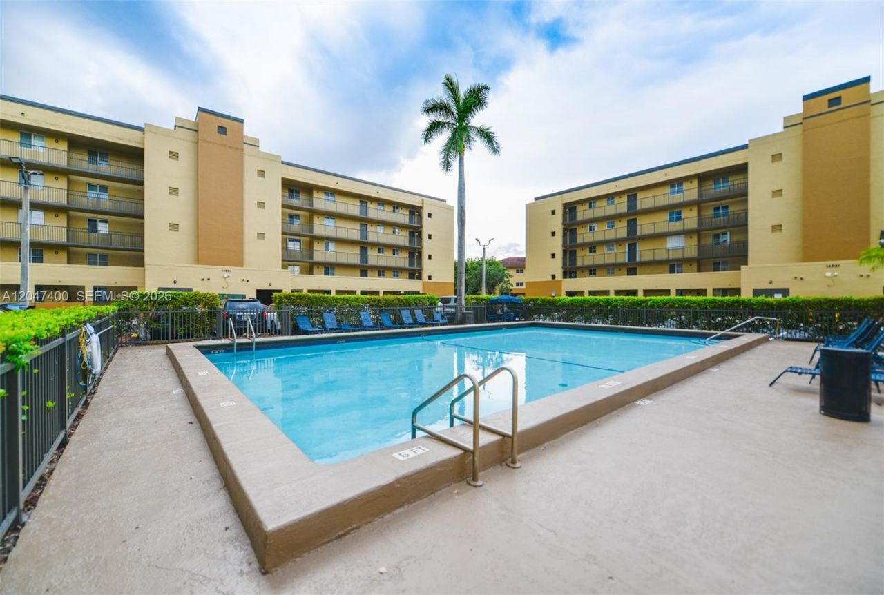 14901 SW 82nd Ter , Unit 1-205, Miami, FL 33193 Photo