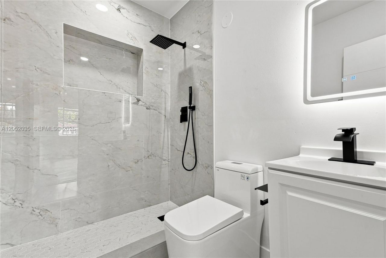 2002 NW 87th St, Miami, FL 33147 Photo