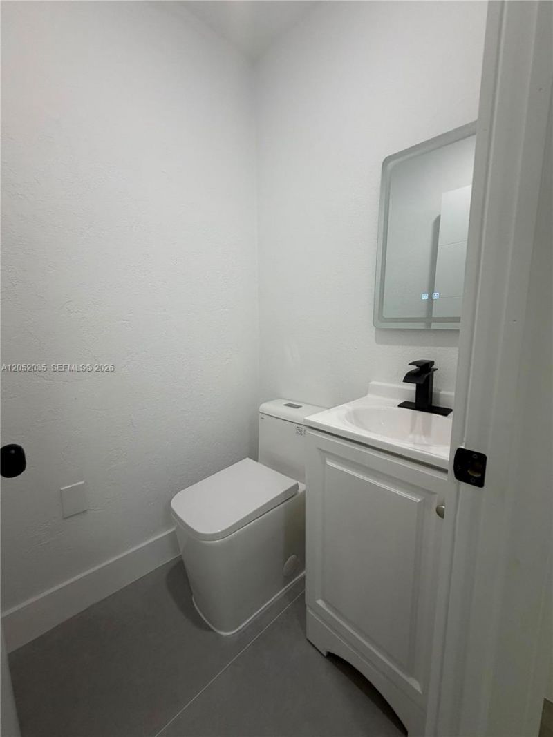2002 NW 87th St , Miami, FL 33147 Photo