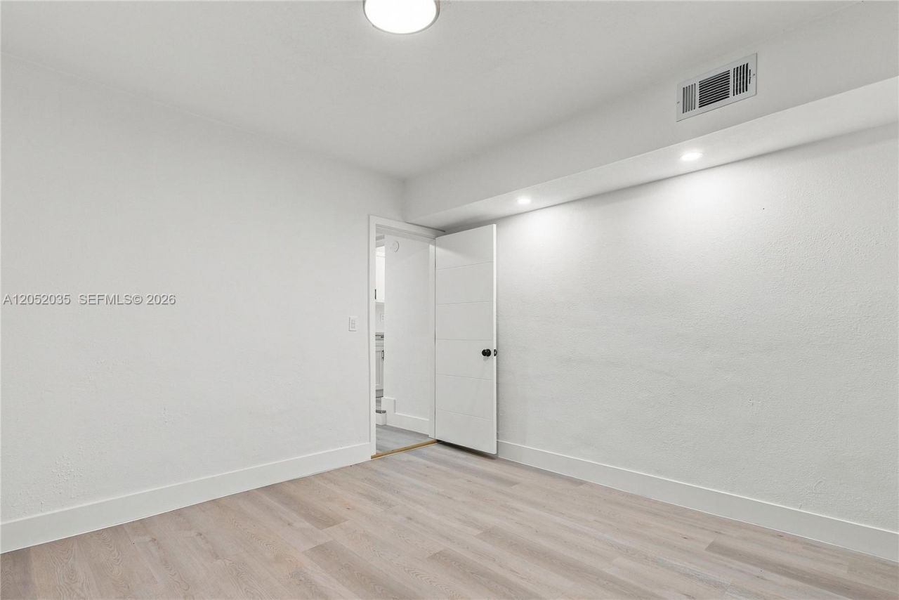2002 NW 87th St, Miami, FL 33147 Photo