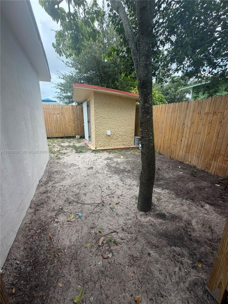 2002 NW 87th St , Miami, FL 33147 Photo