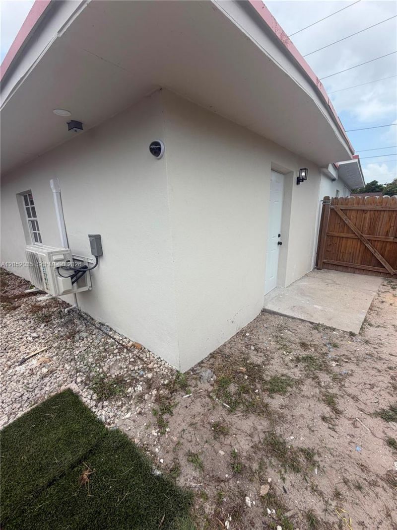2002 NW 87th St , Miami, FL 33147 Photo