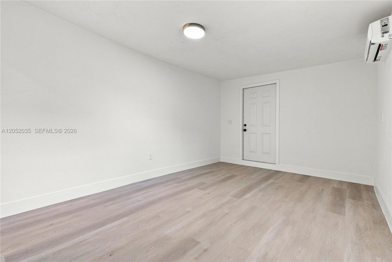 2002 NW 87th St, Miami, FL 33147 Photo