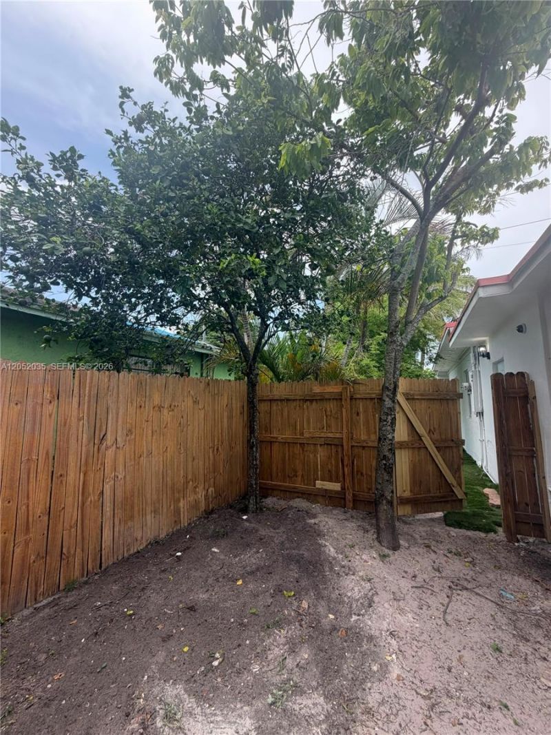 2002 NW 87th St , Miami, FL 33147 Photo