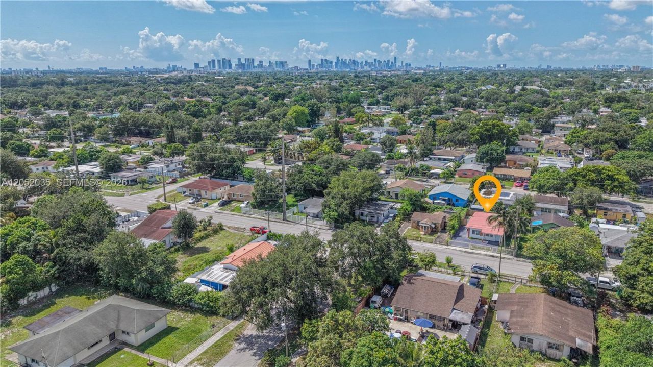 2002 NW 87th St, Miami, FL 33147 Photo