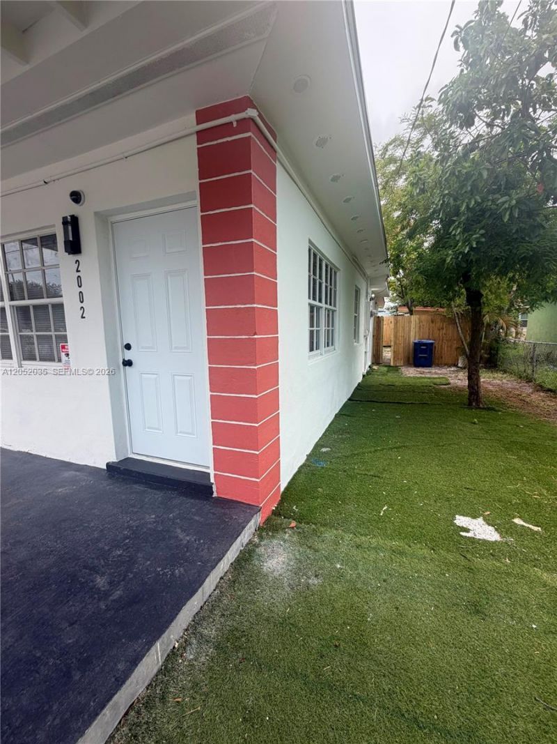 2002 NW 87th St , Miami, FL 33147 Photo