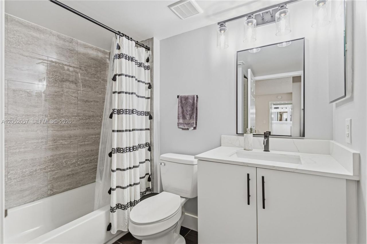 2640 S University Dr, Unit 111, Davie, FL 33328 Photo