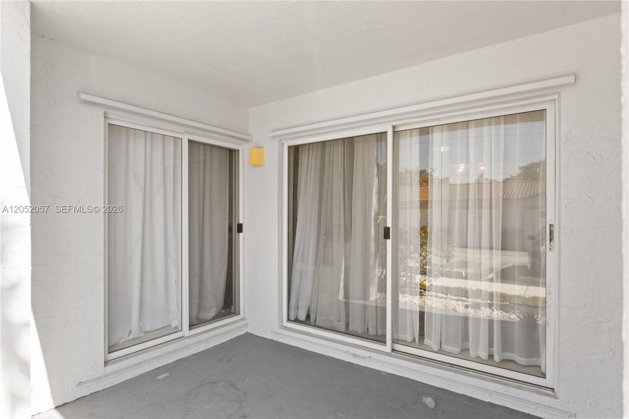 2640 S University Dr, Unit 111, Davie, FL 33328 Photo