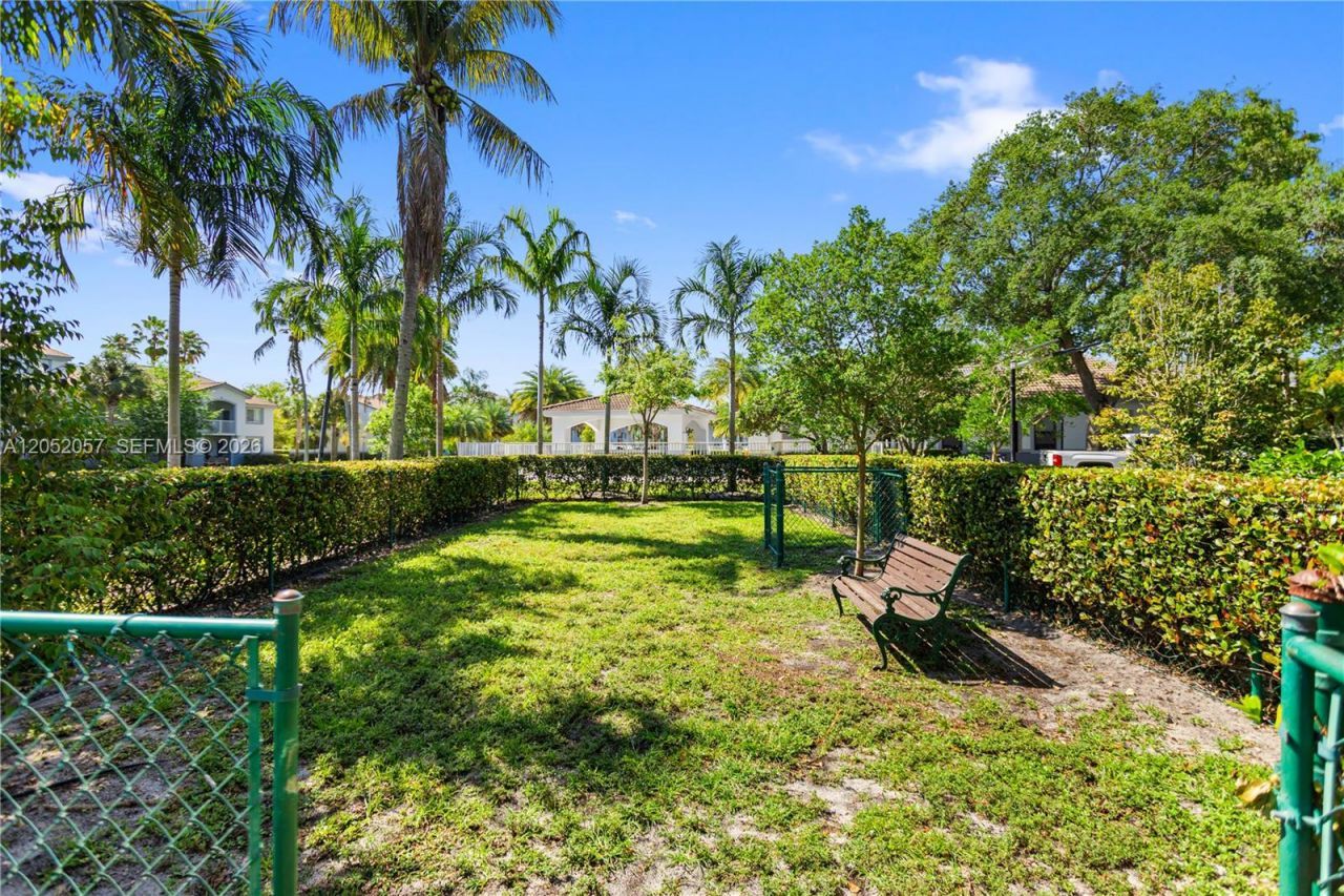 2640 S University Dr, Unit 111, Davie, FL 33328 Photo
