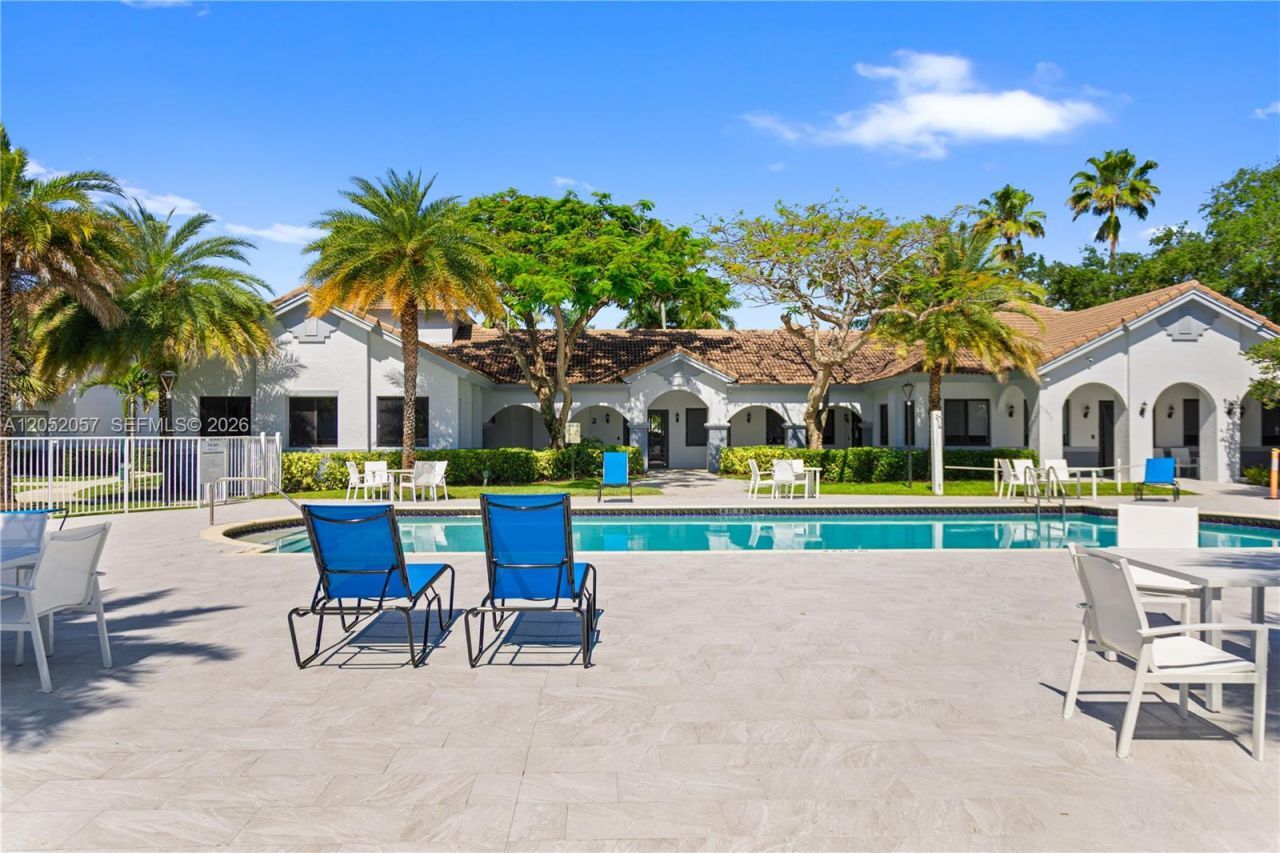 2640 S University Dr, Unit 111, Davie, FL 33328 Photo