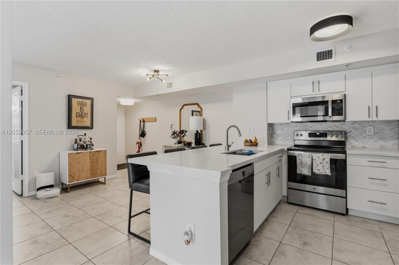 2640 S University Dr, Unit 111, Davie, FL 33328 Photo