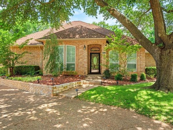 2517 Chad Drive, Arlington, TX 76017