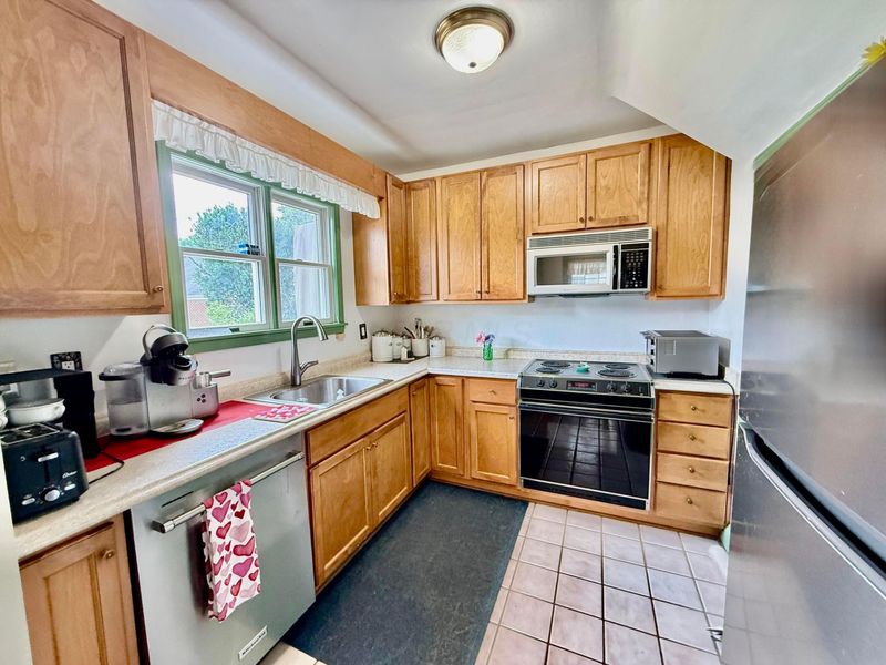 262 N Ardmore Road , Columbus, OH 43209 Photo 9