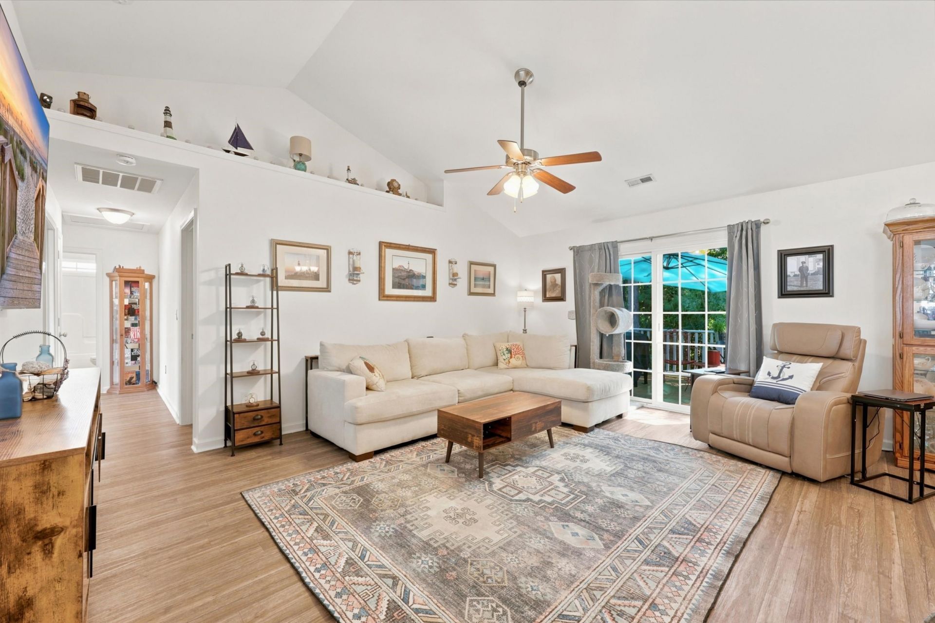 148 Balsa Dr. Photo 14