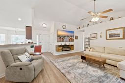 148 Balsa Dr. photo 4
