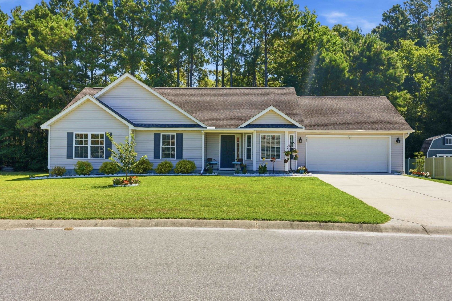 148 Balsa Dr. Photo 4